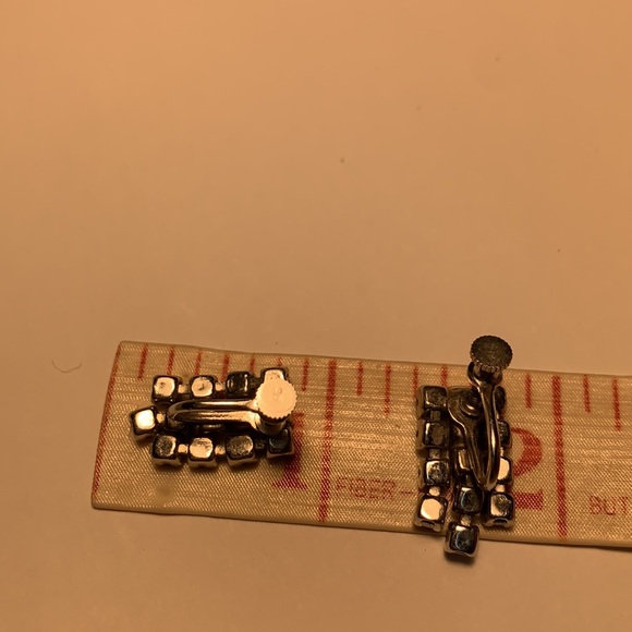 Vintage screw back rhinestone formal wear costume jewelry earrings - Picture 7 of 7